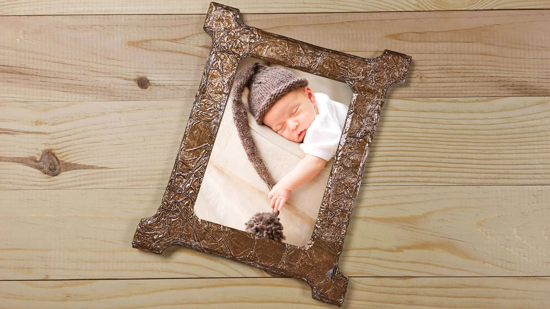 Alüminyum Folyoyla Çerçeve Süsleme