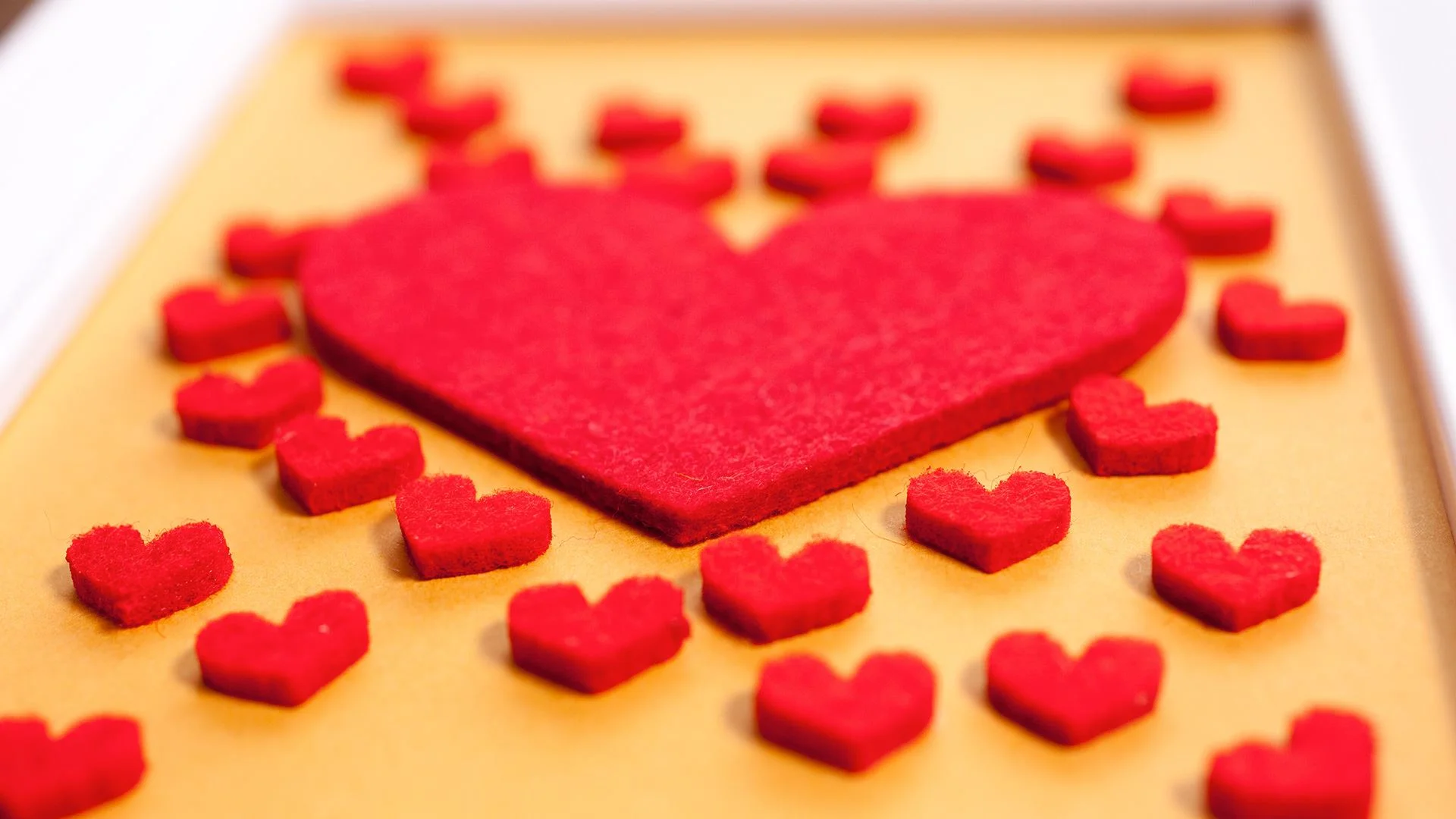 Duvarlara Renk Gelsin: Dekoratif Çerçeve Yapımı